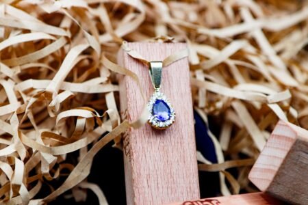 Tanzanite & Diamond Pendent