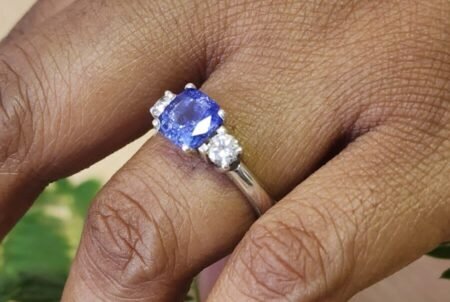Tanzanite & Diamond Ring